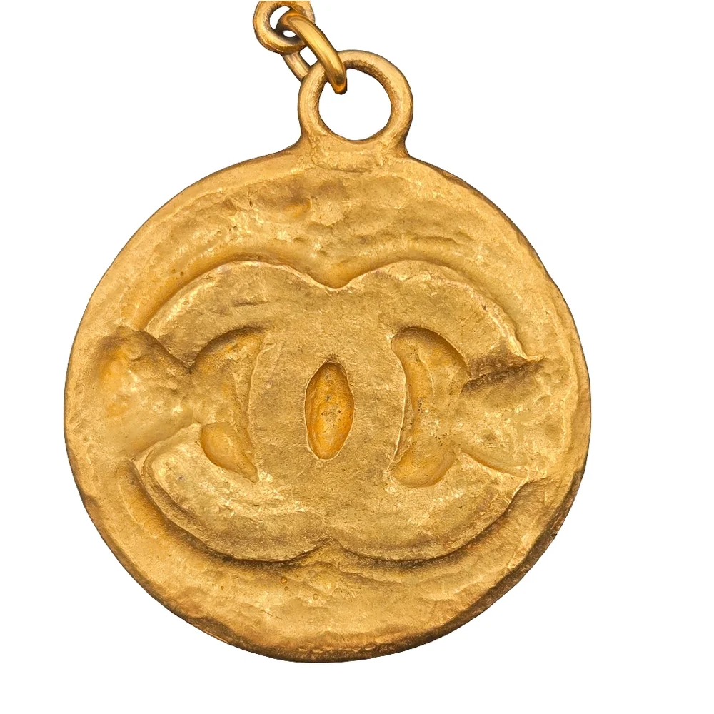 #25 Chanel Preloved CC Gold Medallion Brooch - Picture 8 of 16